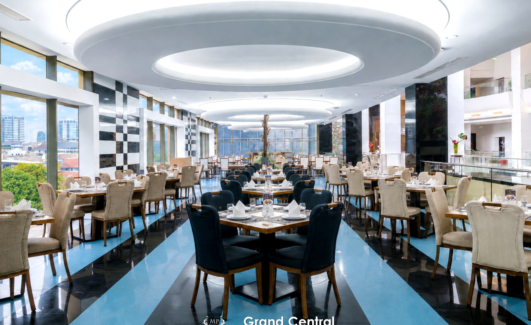 All-day dining atmosphere