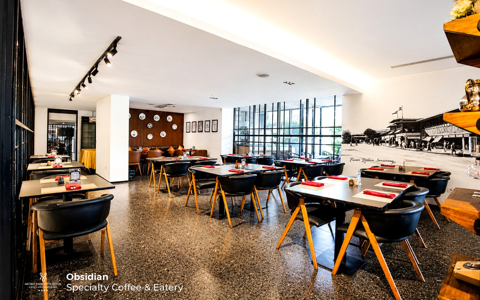Coffee and dining outlet