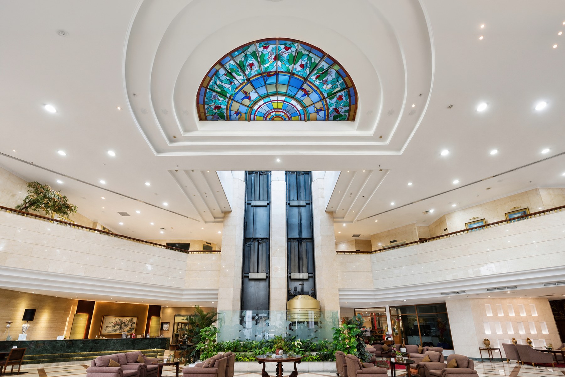 Sunlake lobby setting