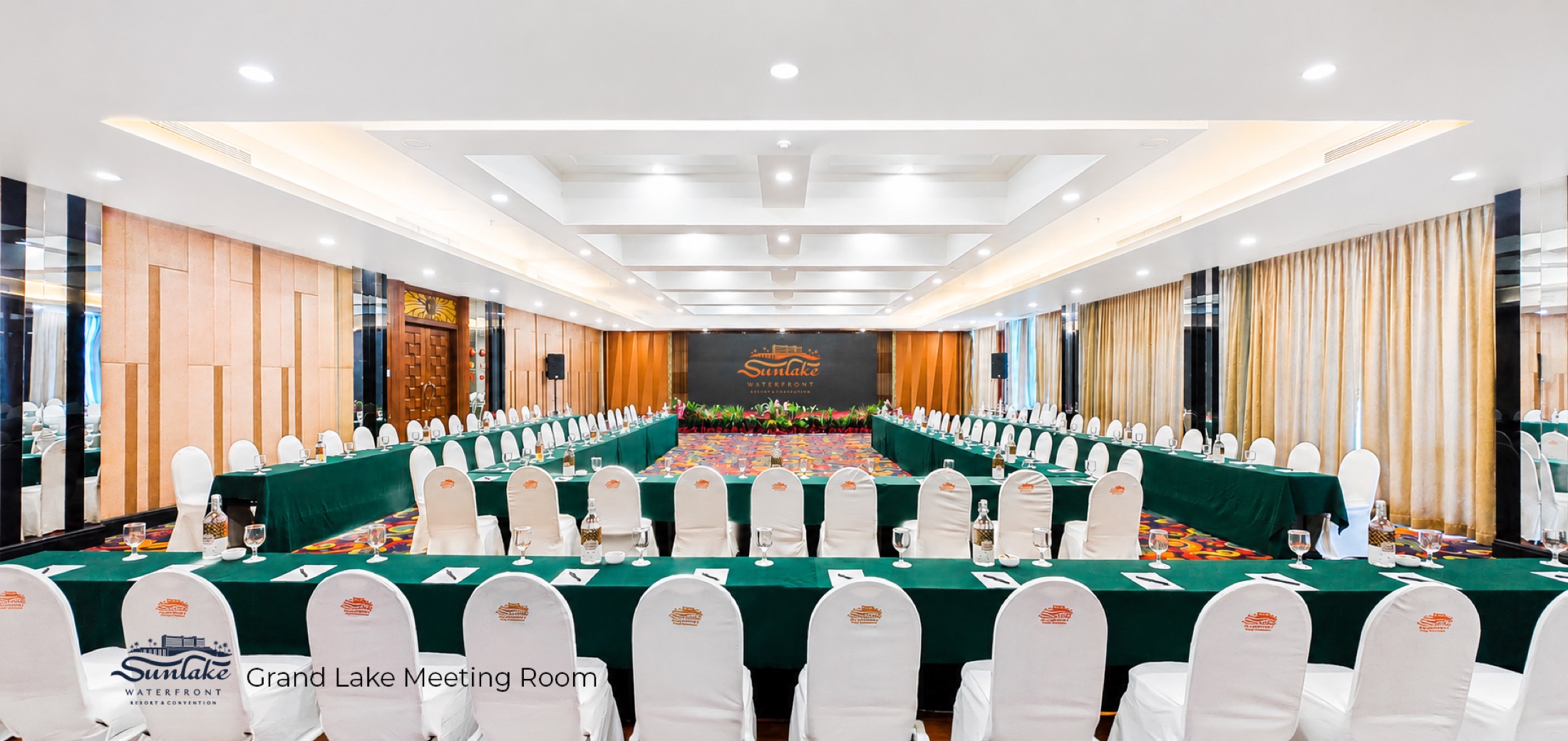 Grand Lake meeting room