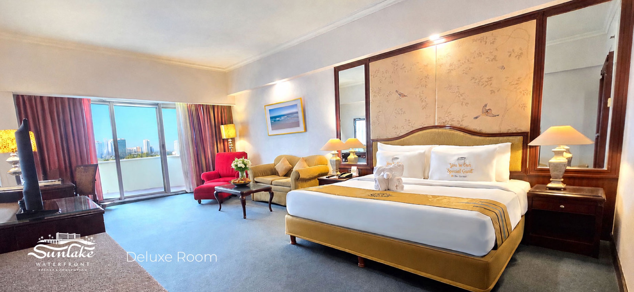 Deluxe guest room
